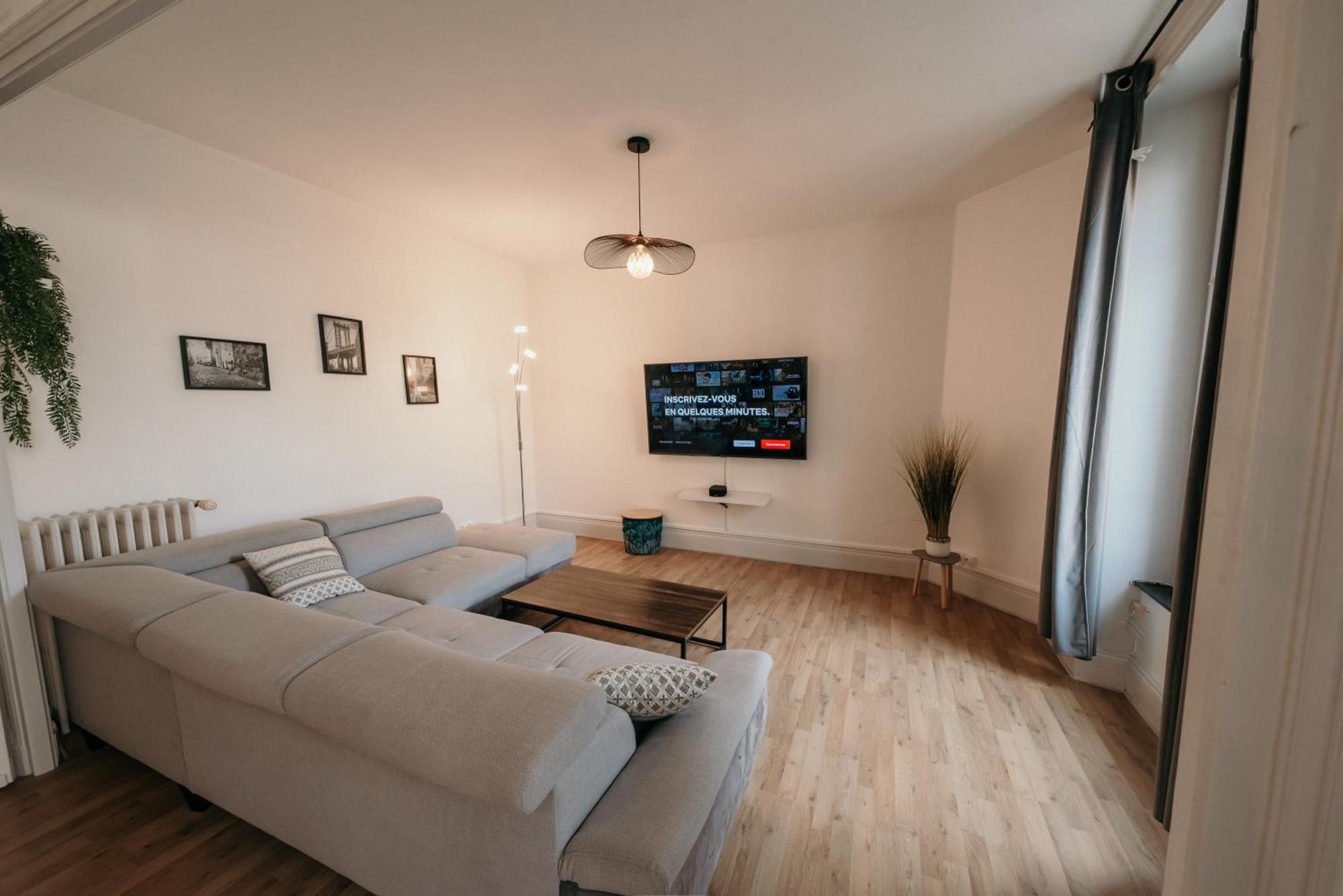 Charleville-Mézières Appartement D'Alexandre Hyper Centre-Ville מראה חיצוני תמונה