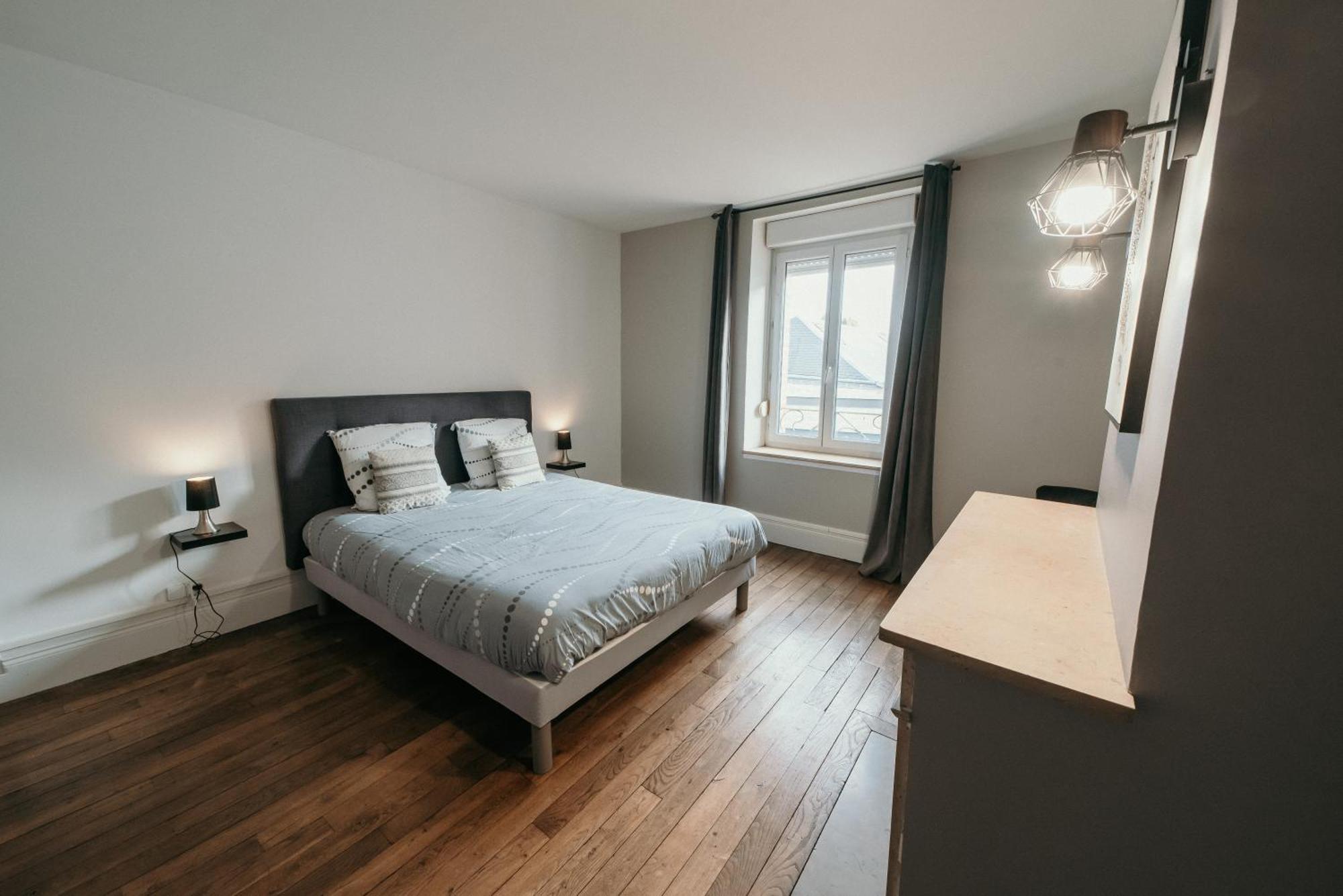 Charleville-Mézières Appartement D'Alexandre Hyper Centre-Ville מראה חיצוני תמונה