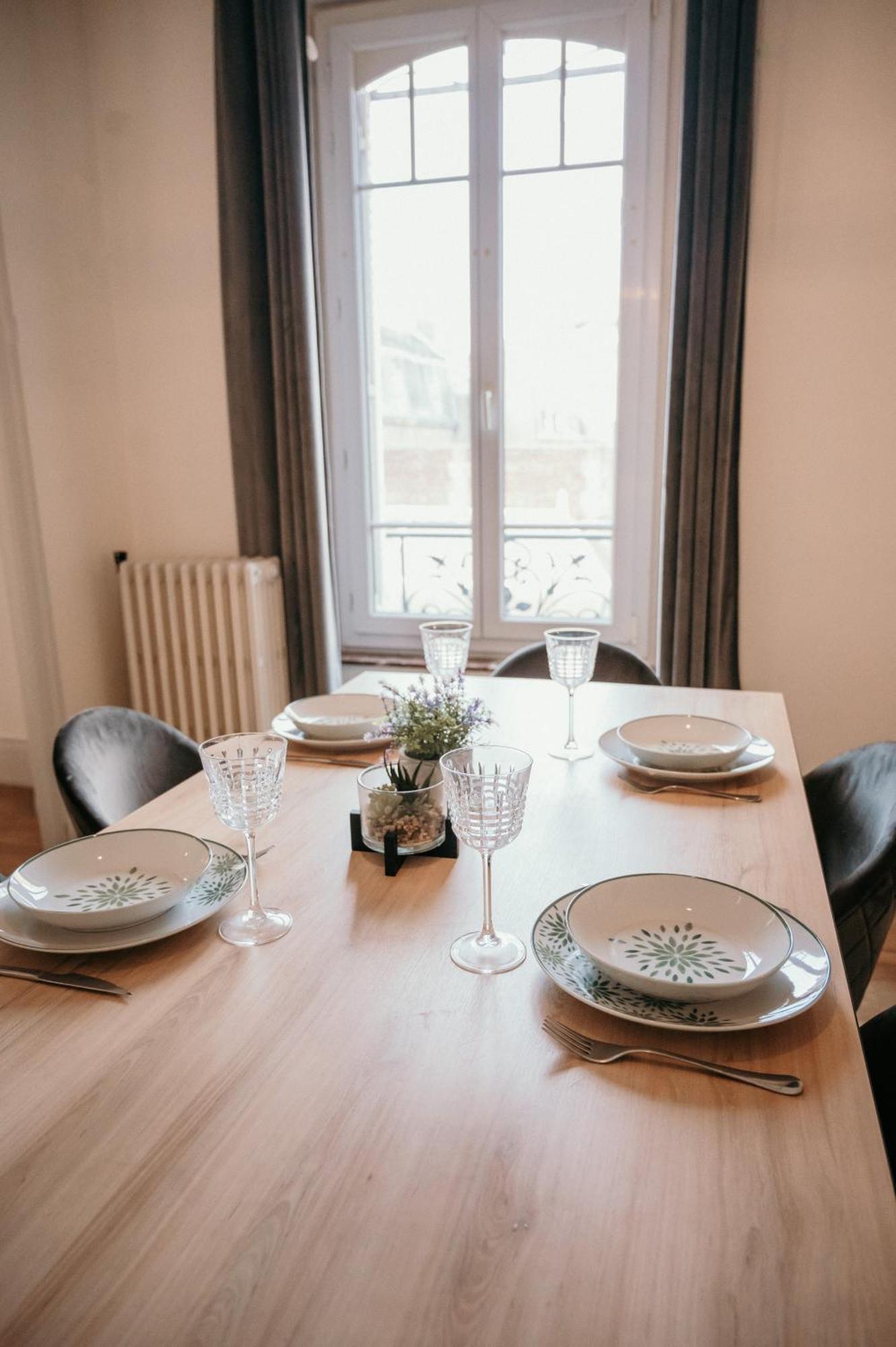 Charleville-Mézières Appartement D'Alexandre Hyper Centre-Ville מראה חיצוני תמונה