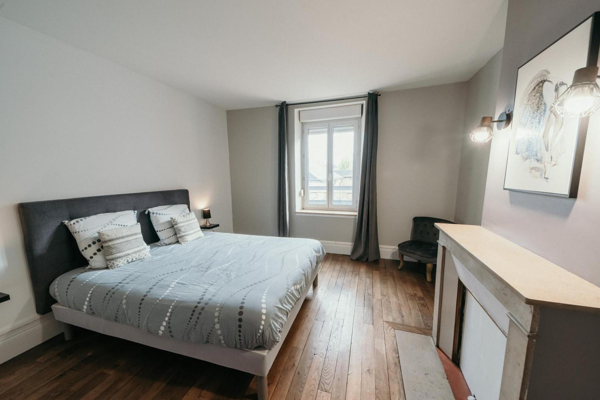 Charleville-Mézières Appartement D'Alexandre Hyper Centre-Ville מראה חיצוני תמונה