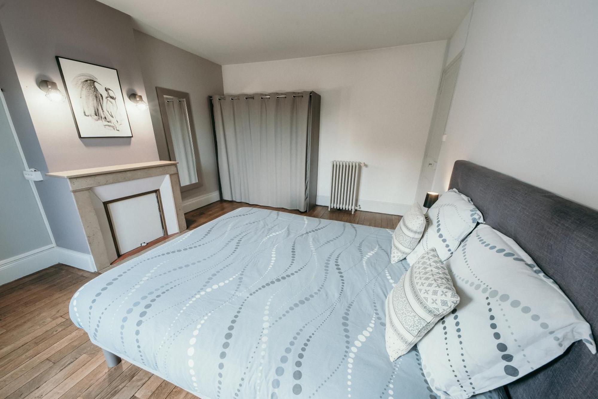 Charleville-Mézières Appartement D'Alexandre Hyper Centre-Ville מראה חיצוני תמונה