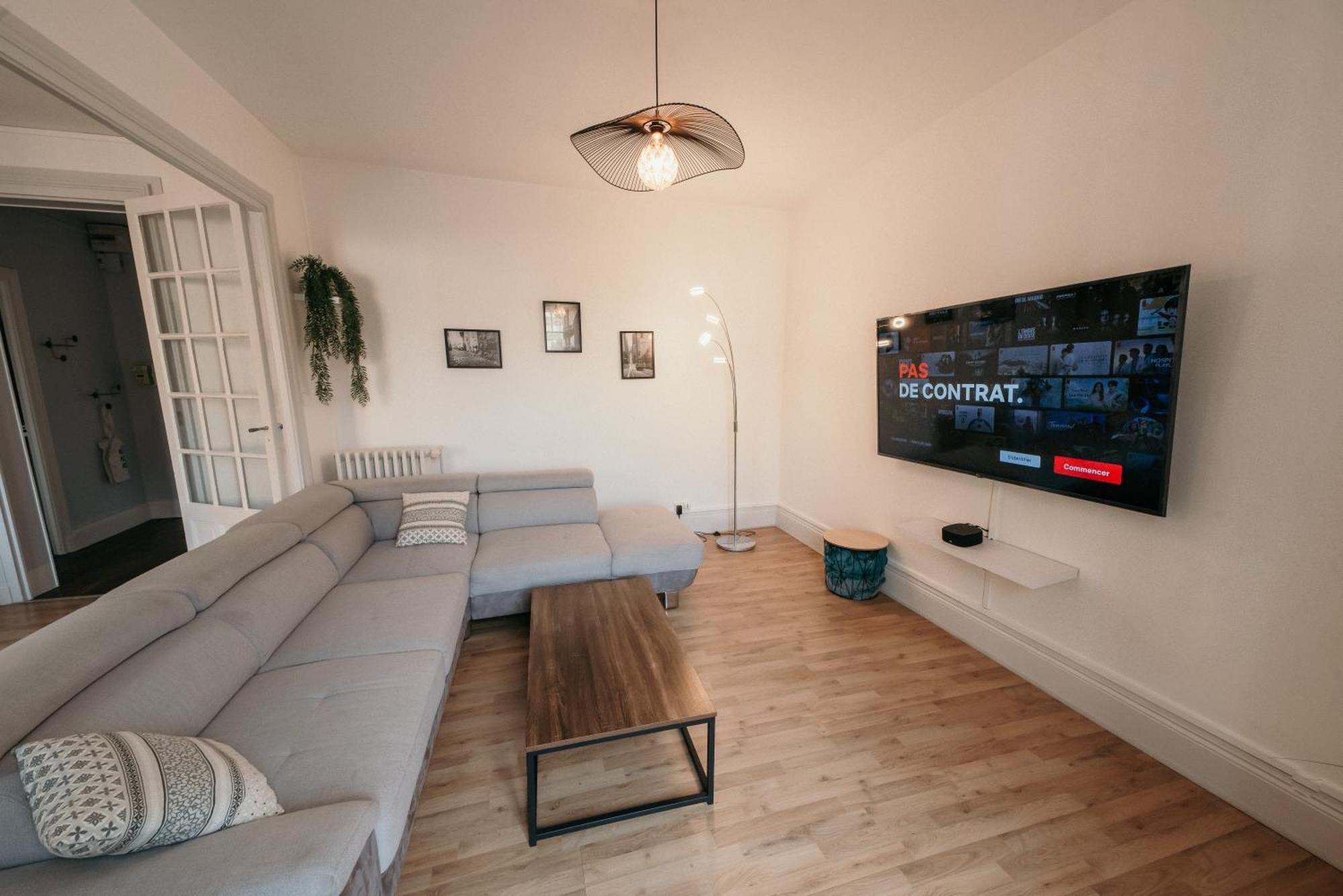 Charleville-Mézières Appartement D'Alexandre Hyper Centre-Ville מראה חיצוני תמונה