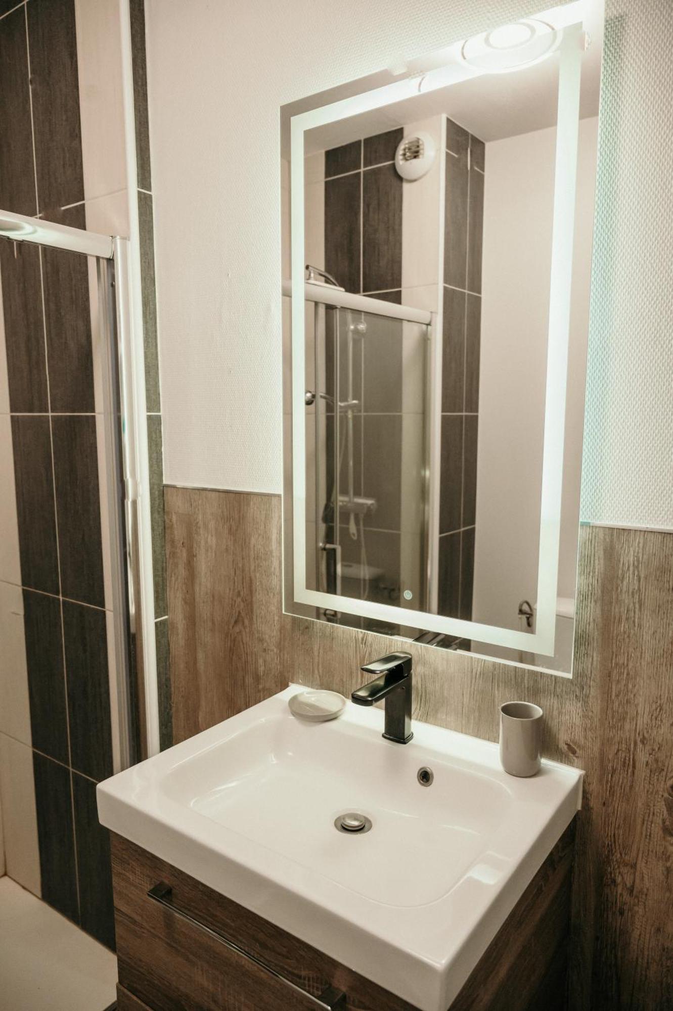 Charleville-Mézières Appartement D'Alexandre Hyper Centre-Ville מראה חיצוני תמונה